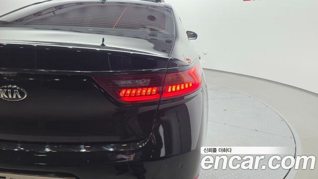 Kia K7 2018 — photo 9
