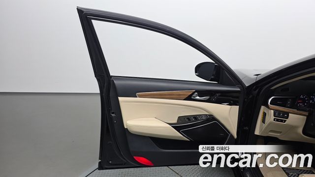 Kia K7 2018 — photo 14