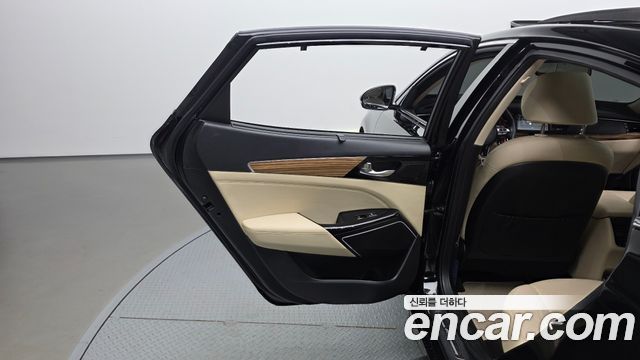 Kia K7 2018 — photo 15