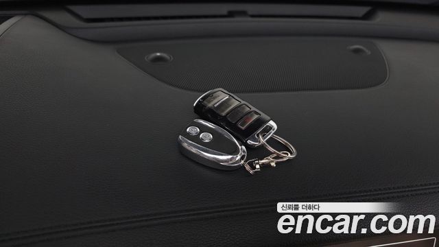 Kia K7 2018 — photo 27