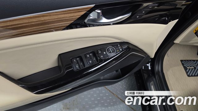 Kia K7 2018 — photo 32