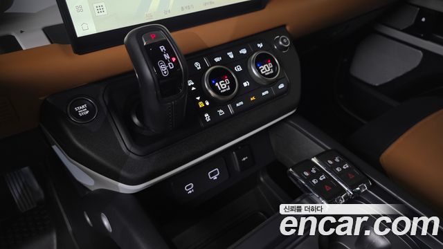 Land Rover Defender 2024 — photo 12