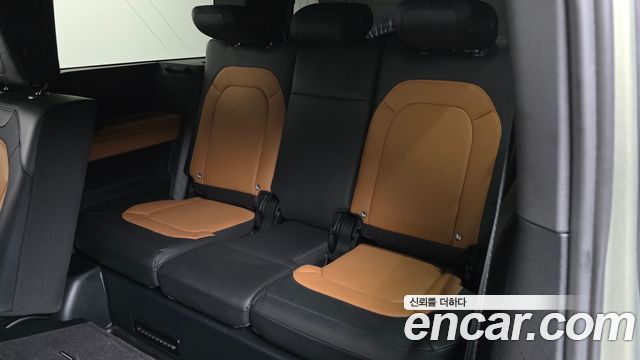 Land Rover Defender 2024 — photo 18