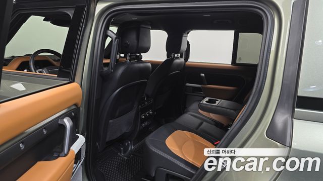 Land Rover Defender 2024 — photo 19