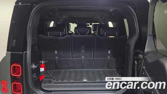 Land Rover Defender 2024 — photo 25