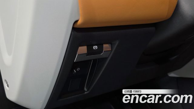 Land Rover Defender 2024 — photo 26