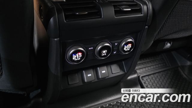Land Rover Defender 2024 — photo 29