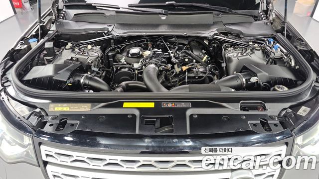 Land Rover Discovery 2019 — photo 6