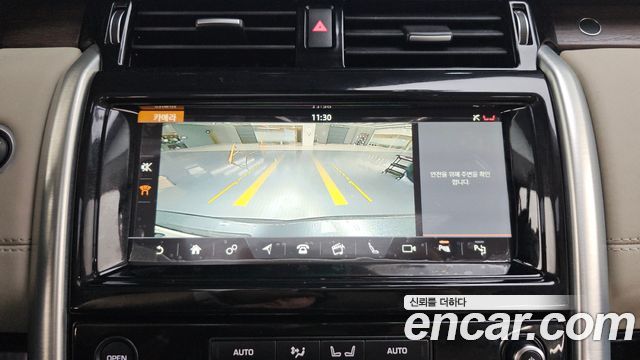 Land Rover Discovery 2019 — photo 13