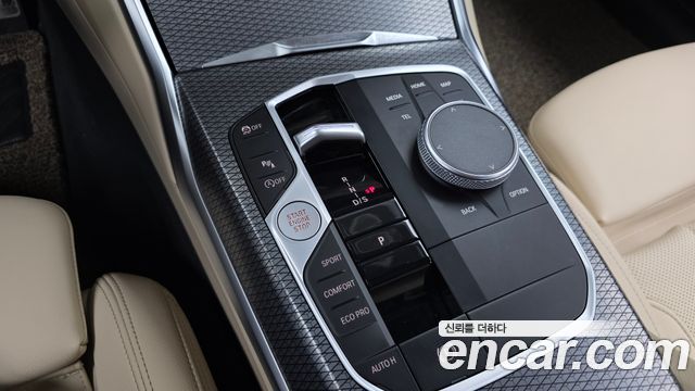 BMW 3-Series 2023 — photo 12