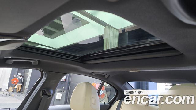 BMW 3-Series 2023 — photo 22