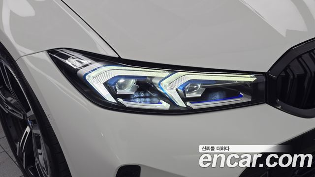 BMW 3-Series 2023 — photo 8
