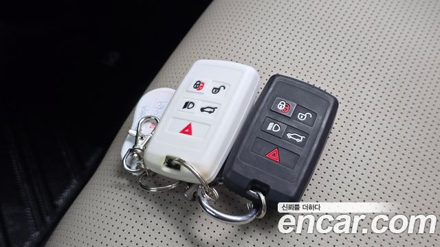 Land Rover Discovery Sport 2021 — photo 24