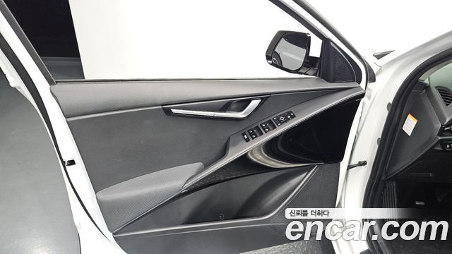 Kia Niro 2023 — photo 14