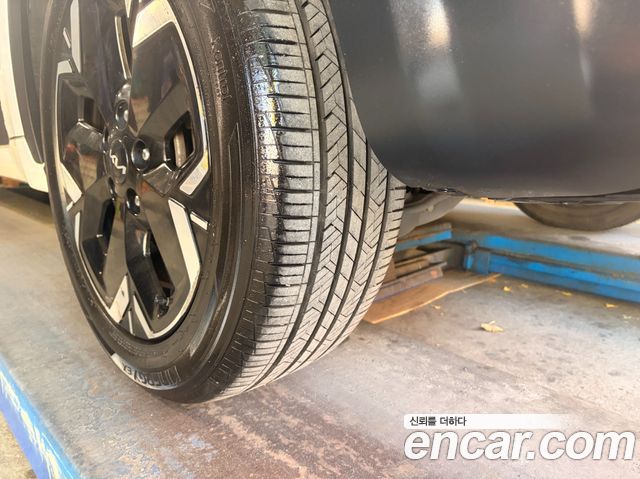 Kia Niro 2023 — photo 35
