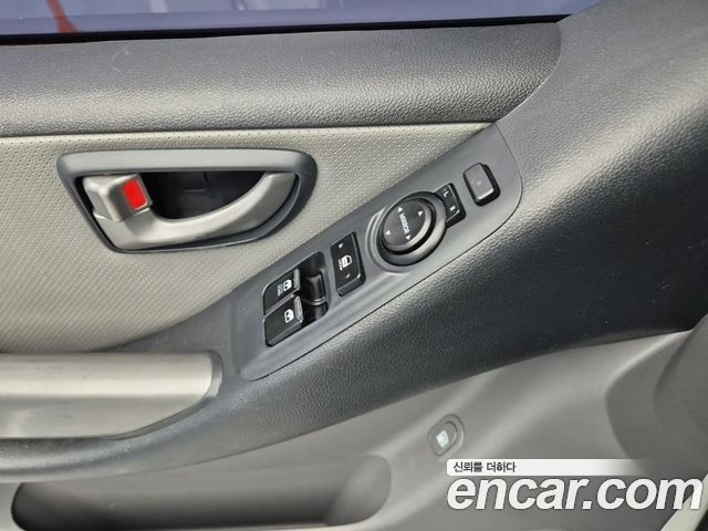 Hyundai Starex 2014 — photo 17
