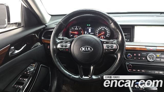 Kia K7 2017 — photo 12