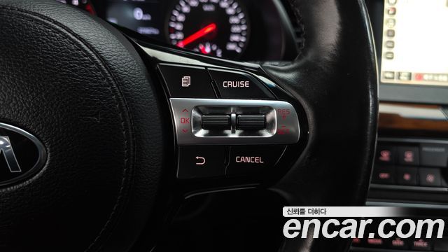 Kia K7 2017 — photo 15