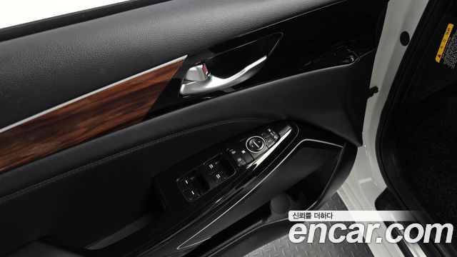 Kia K7 2017 — photo 19
