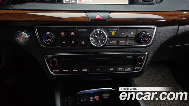 Kia K7 2017 — photo 20