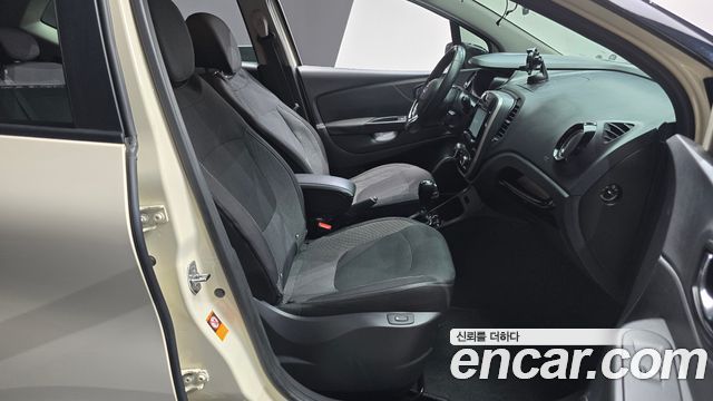 Renault Korea QM3 2015 — photo 11
