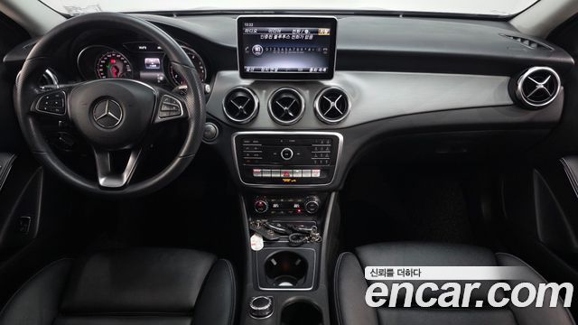 Mercedes-Benz GLA-Class 2019 — photo 10