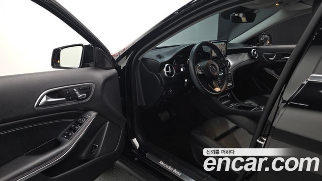 Mercedes-Benz GLA-Class 2019 — photo 13