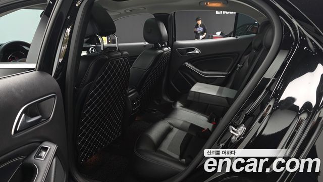 Mercedes-Benz GLA-Class 2019 — photo 17