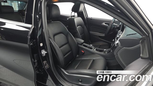 Mercedes-Benz GLA-Class 2019 — photo 16