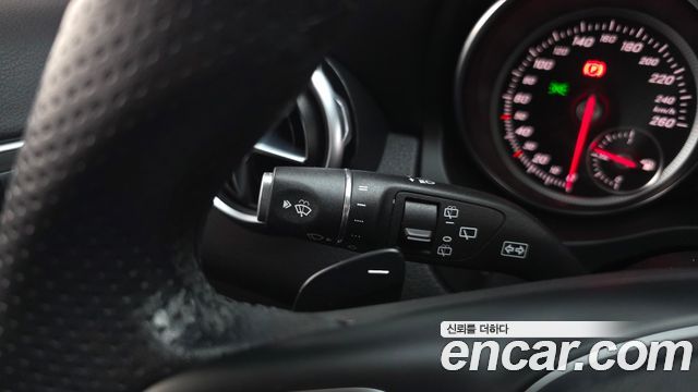 Mercedes-Benz GLA-Class 2019 — photo 29