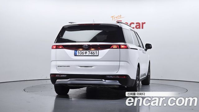 Kia Canival 2021 — photo 4