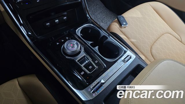 Kia Canival 2021 — photo 12