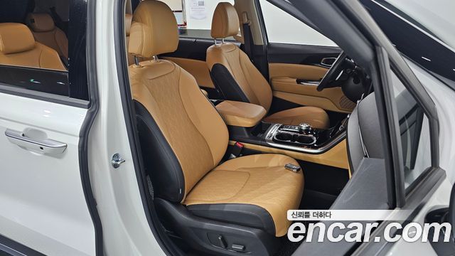 Kia Canival 2021 — photo 18