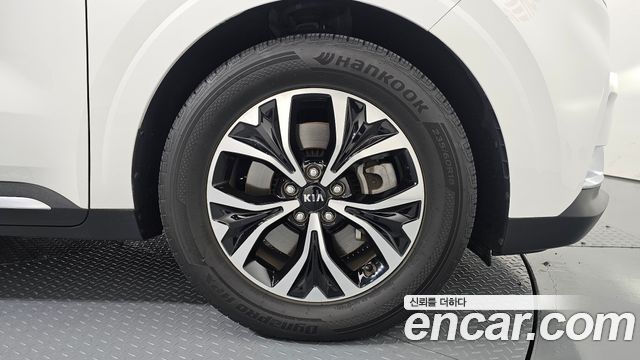 Kia Canival 2021 — photo 7