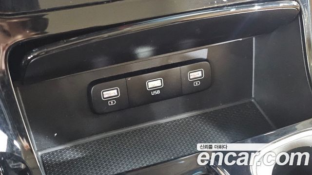 Kia Canival 2021 — photo 34