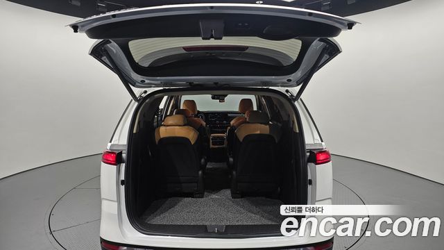 Kia Canival 2021 — photo 39