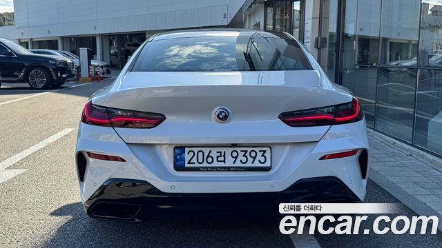 BMW 8-Series 2023 — photo 4