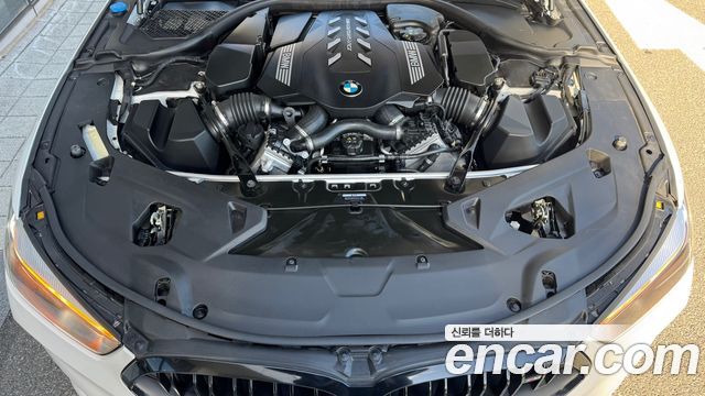 BMW 8-Series 2023 — photo 6