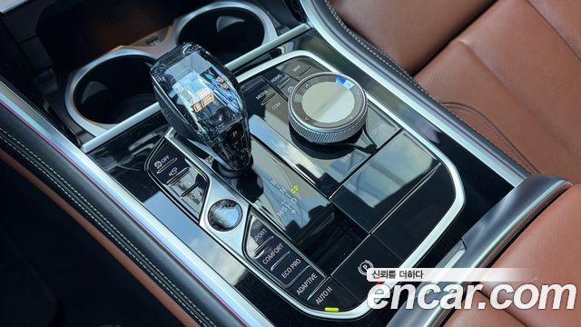 BMW 8-Series 2023 — photo 9