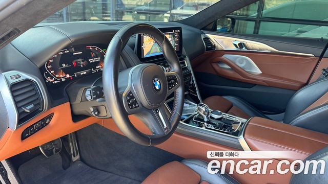 BMW 8-Series 2023 — photo 11