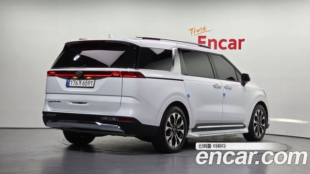 Kia Canival 2021 — photo 2