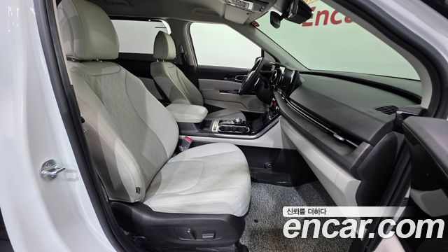 Kia Canival 2021 — photo 10