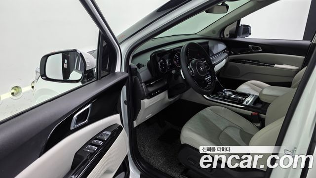 Kia Canival 2021 — photo 11