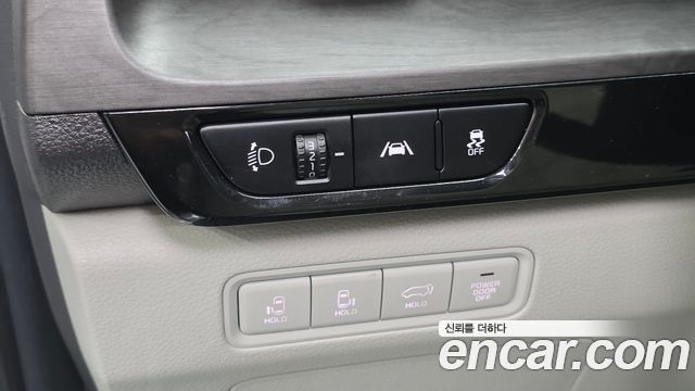 Kia Canival 2021 — photo 12