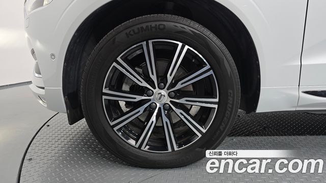 Volvo XC60 2021 — photo 5