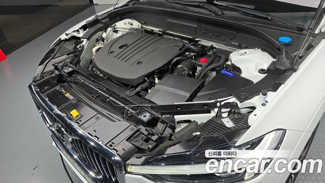 Volvo XC60 2021 — photo 6