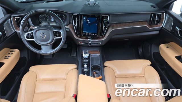 Volvo XC60 2021 — photo 10
