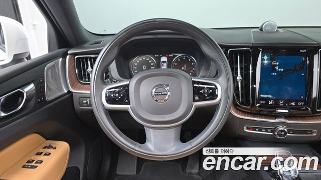Volvo XC60 2021 — photo 19