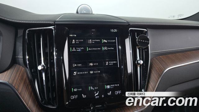 Volvo XC60 2021 — photo 21