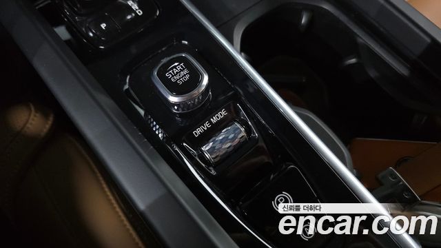 Volvo XC60 2021 — photo 24
